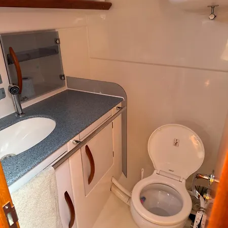 Adrilodge&tours Ponta Delgada